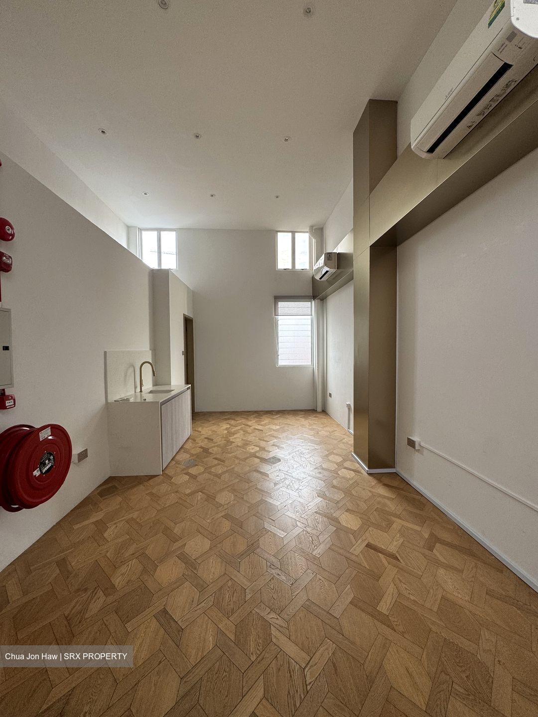 Desker Road Conservation Area (D8), Office #581279501